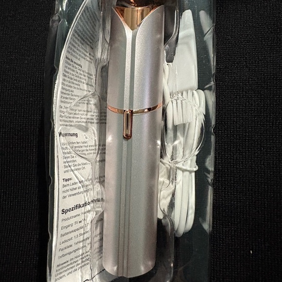 Facial Hair Remover in Silver and Rose Gold Rechargeable NIB - Picture 6 of 10